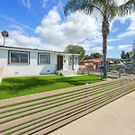 2 Homes In 1 Sleeps 18 10 Min To Zoo And Beach
