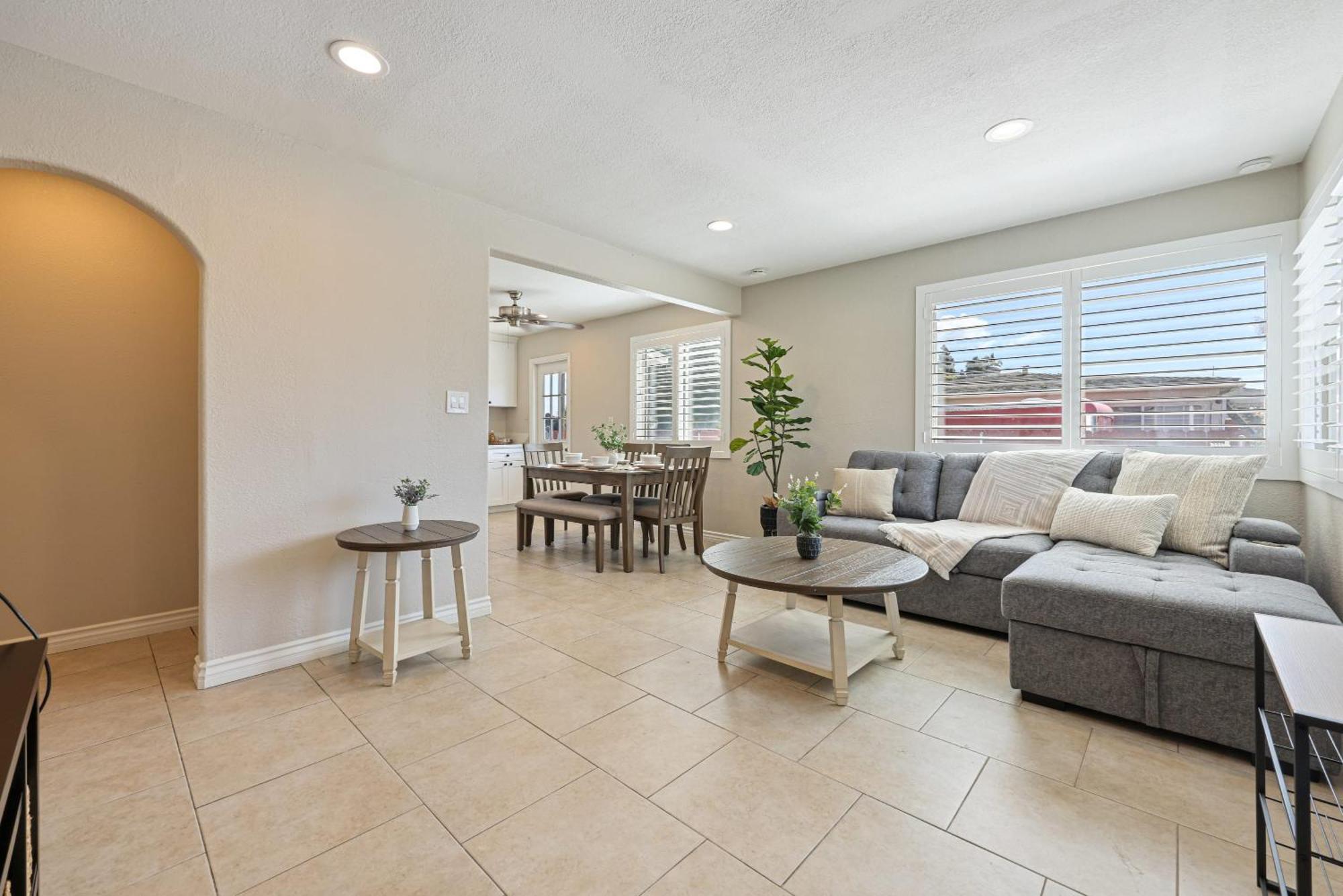 Holiday home 2 Homes In 1 Sleeps 18 10 Min To Zoo And *